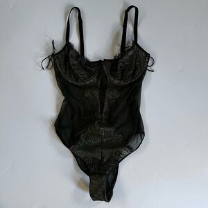 Victoria’s Secret Dark Olive Green Mesh Lace Bodysuit size 32C NEW